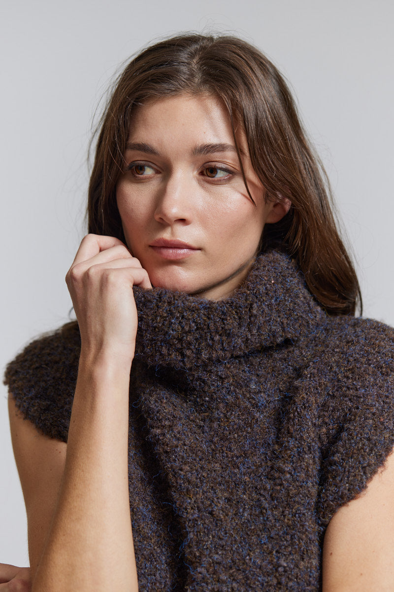 질감을 살린 터틀넥 쉘