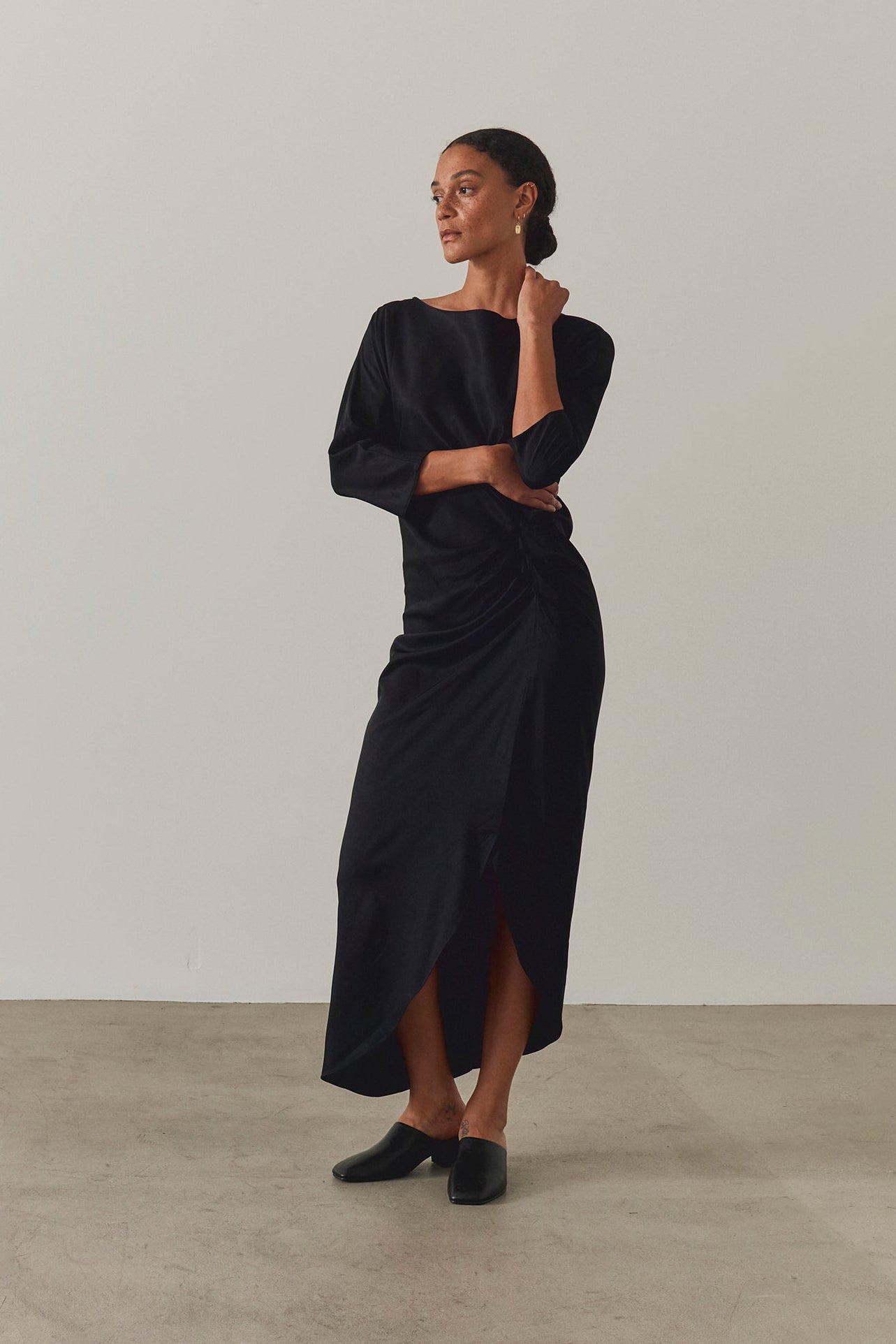 개더드 시스 드레스