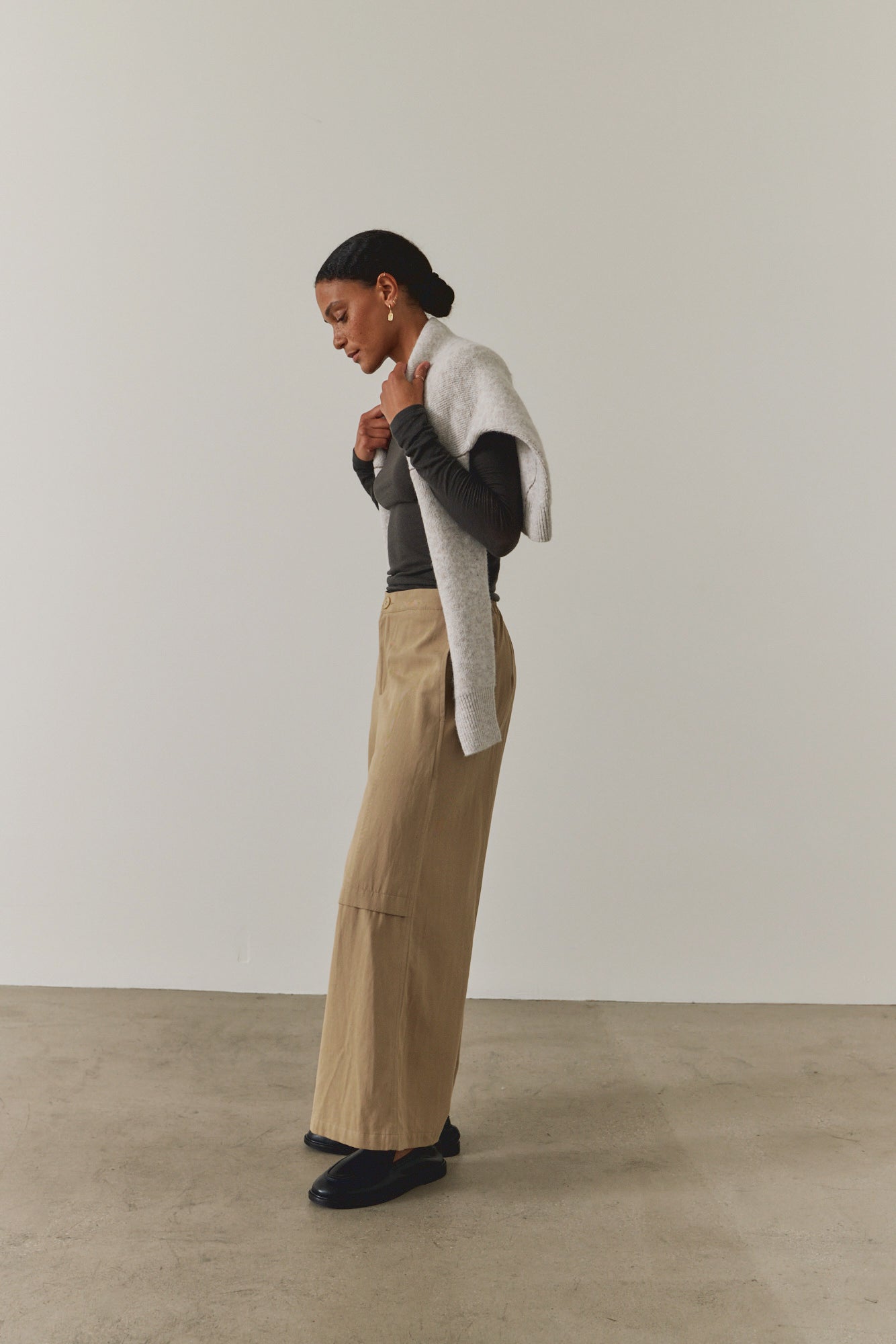 Knee Pleat Twill Pants