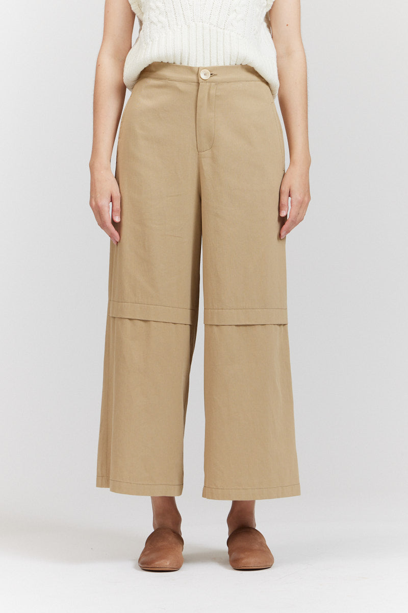 Knee Pleat Twill Pants