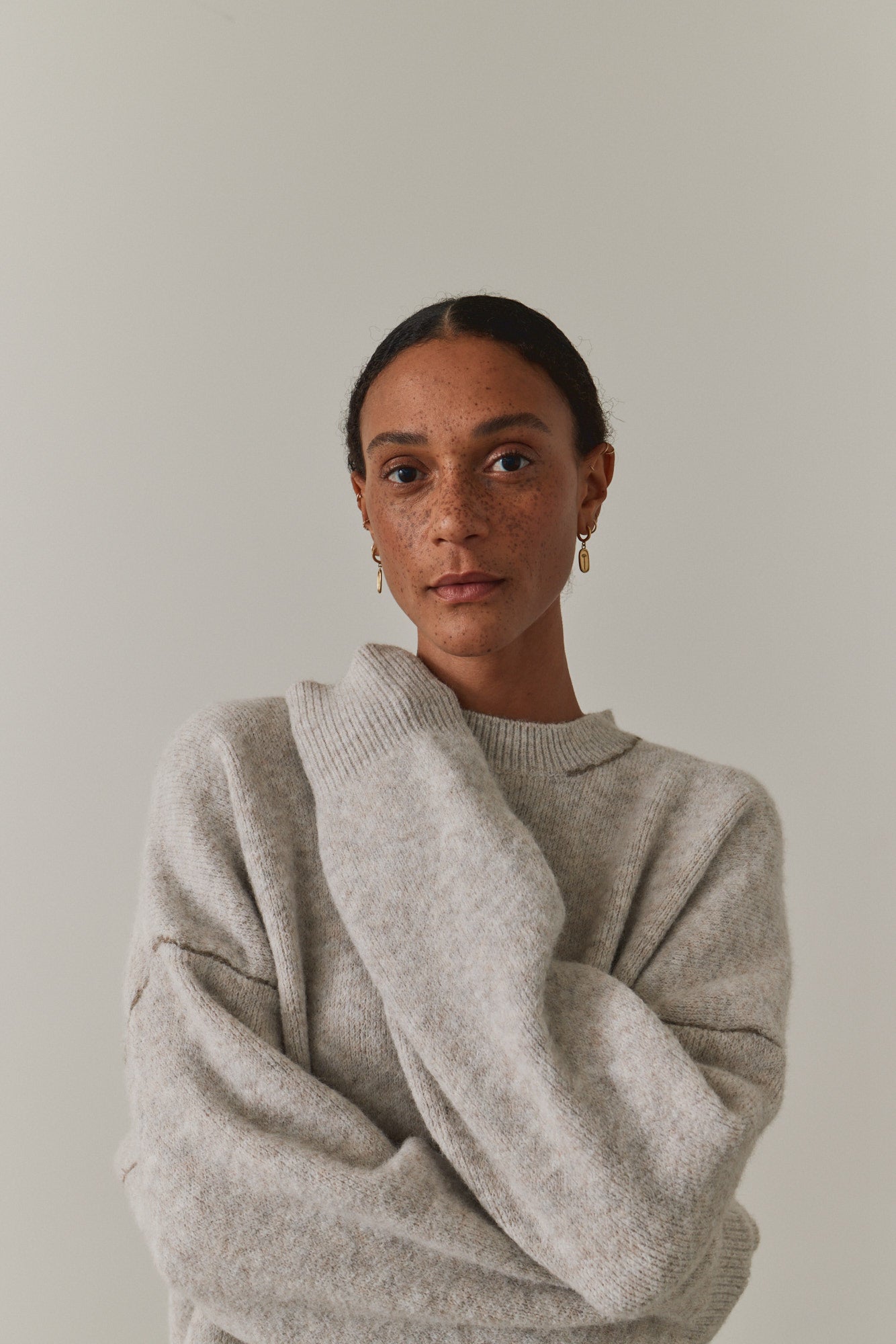 휩 스티치 스웨터