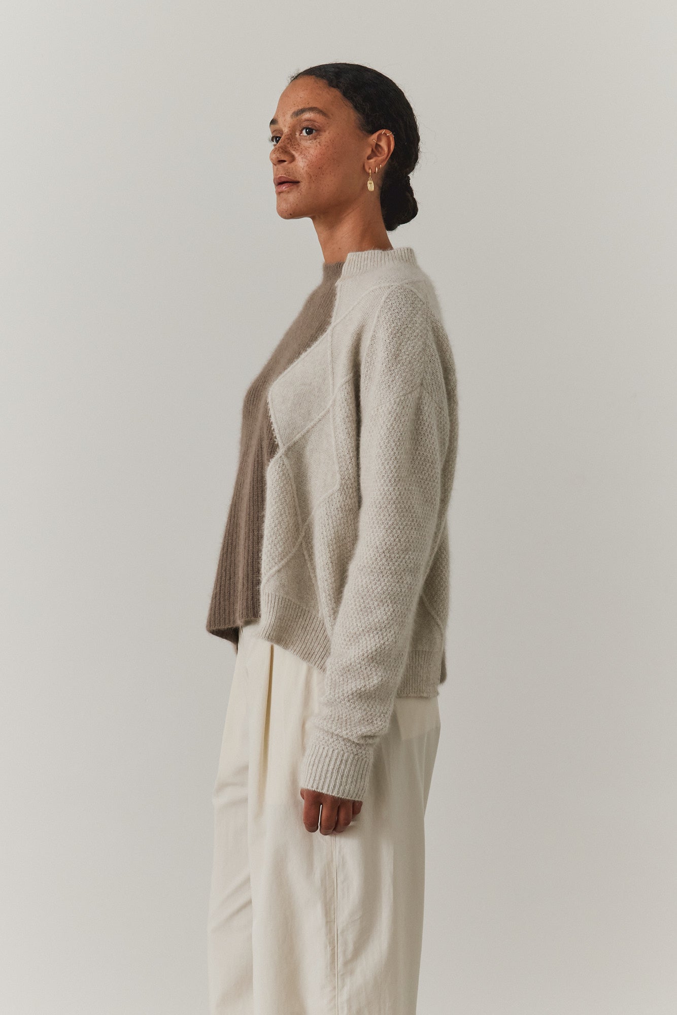 케이블 블록 스웨터