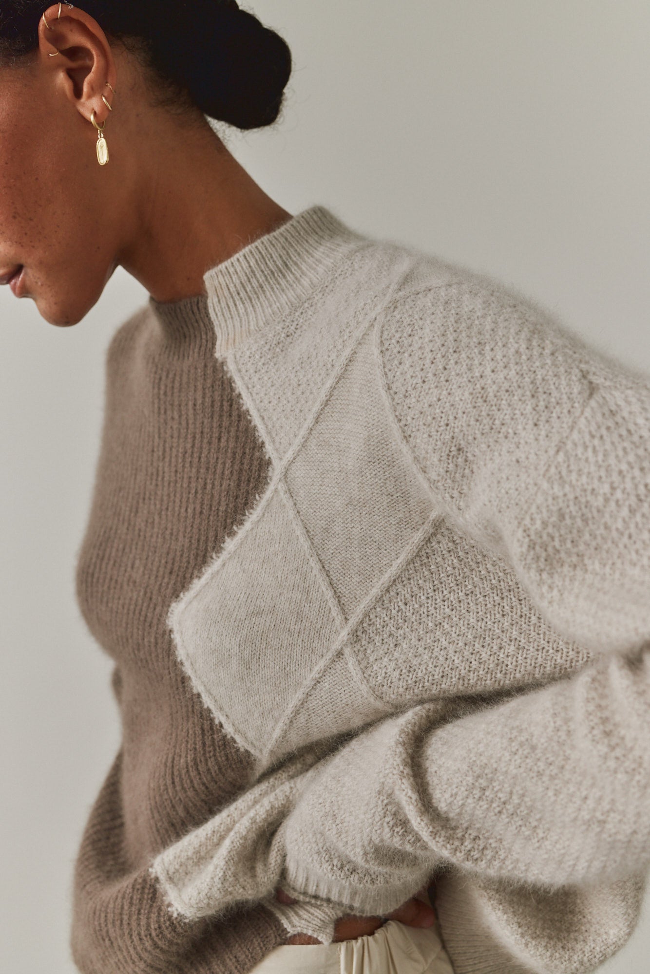 케이블 블록 스웨터